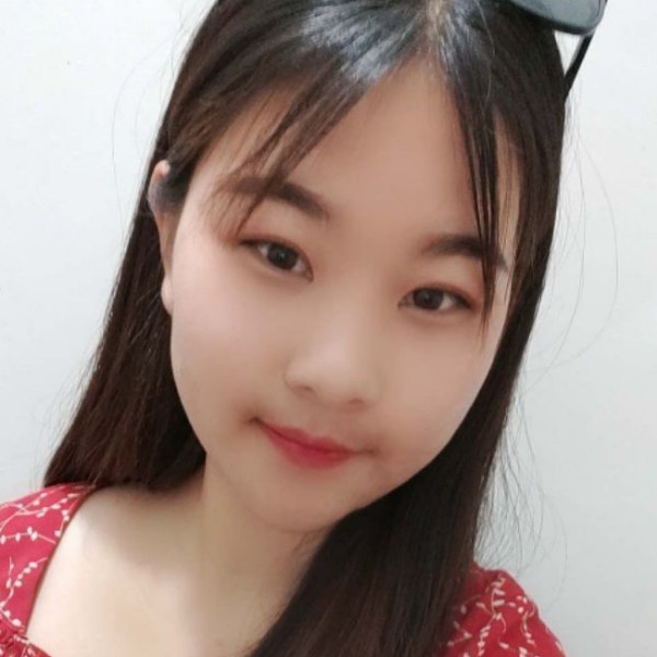 殷勤泪了唇彩的照片