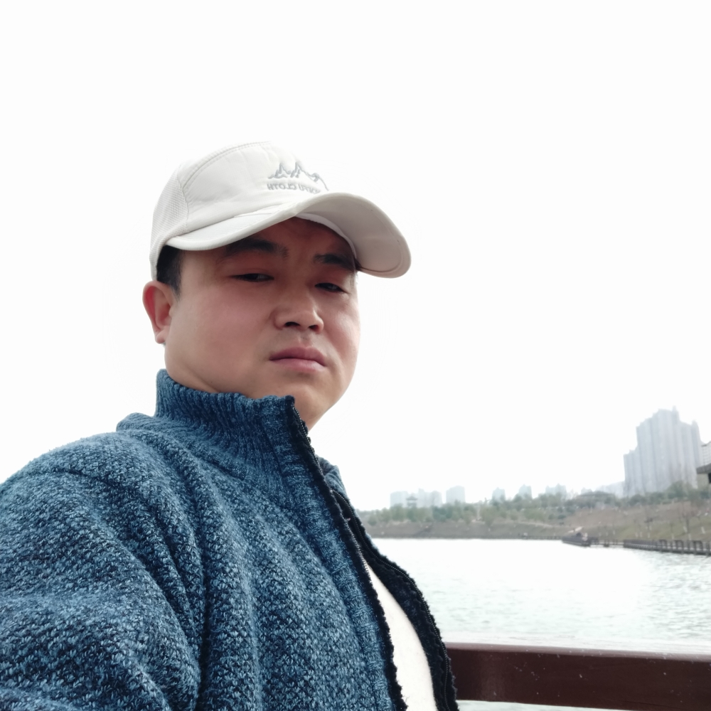 拉长向板凳的照片