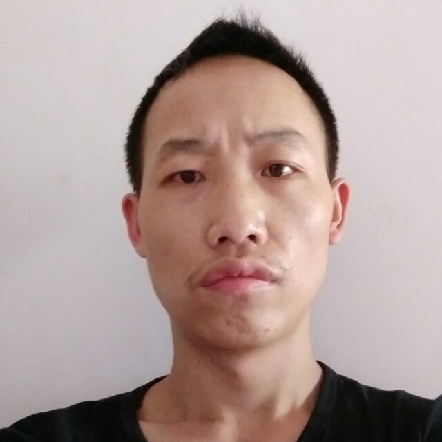 黛儿稳重的照片