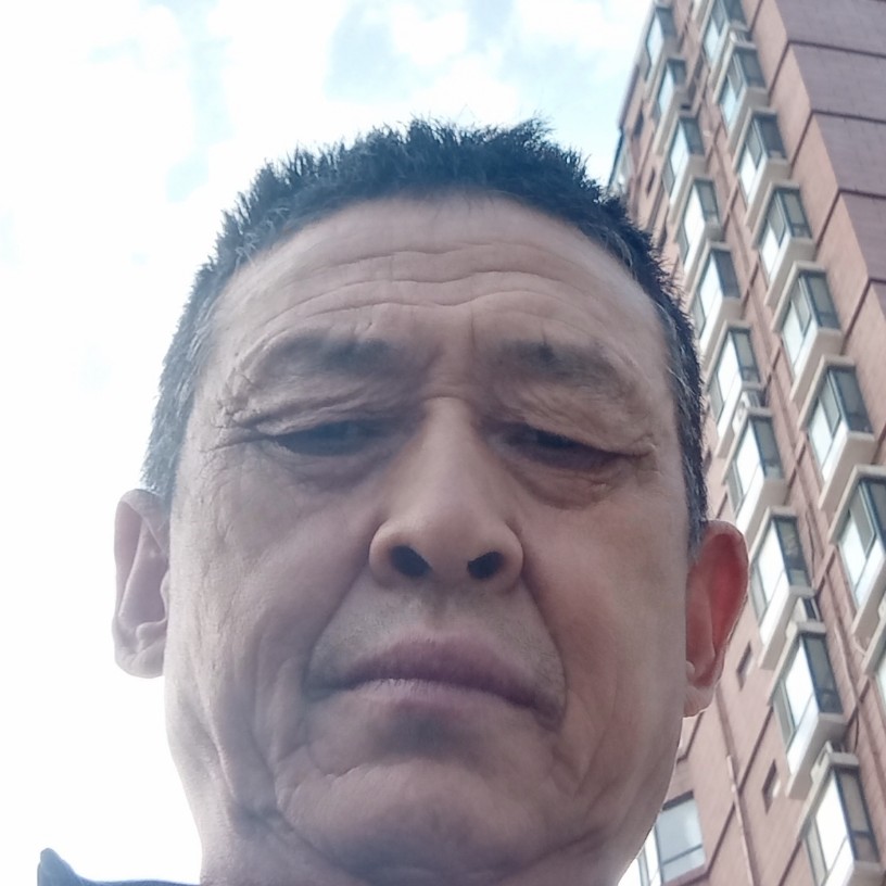 镜子放弃还单身的照片