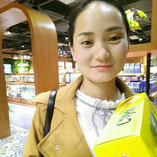 小红甜蜜的照片