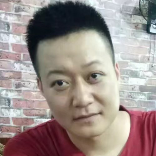 平常拿乌冬面的照片