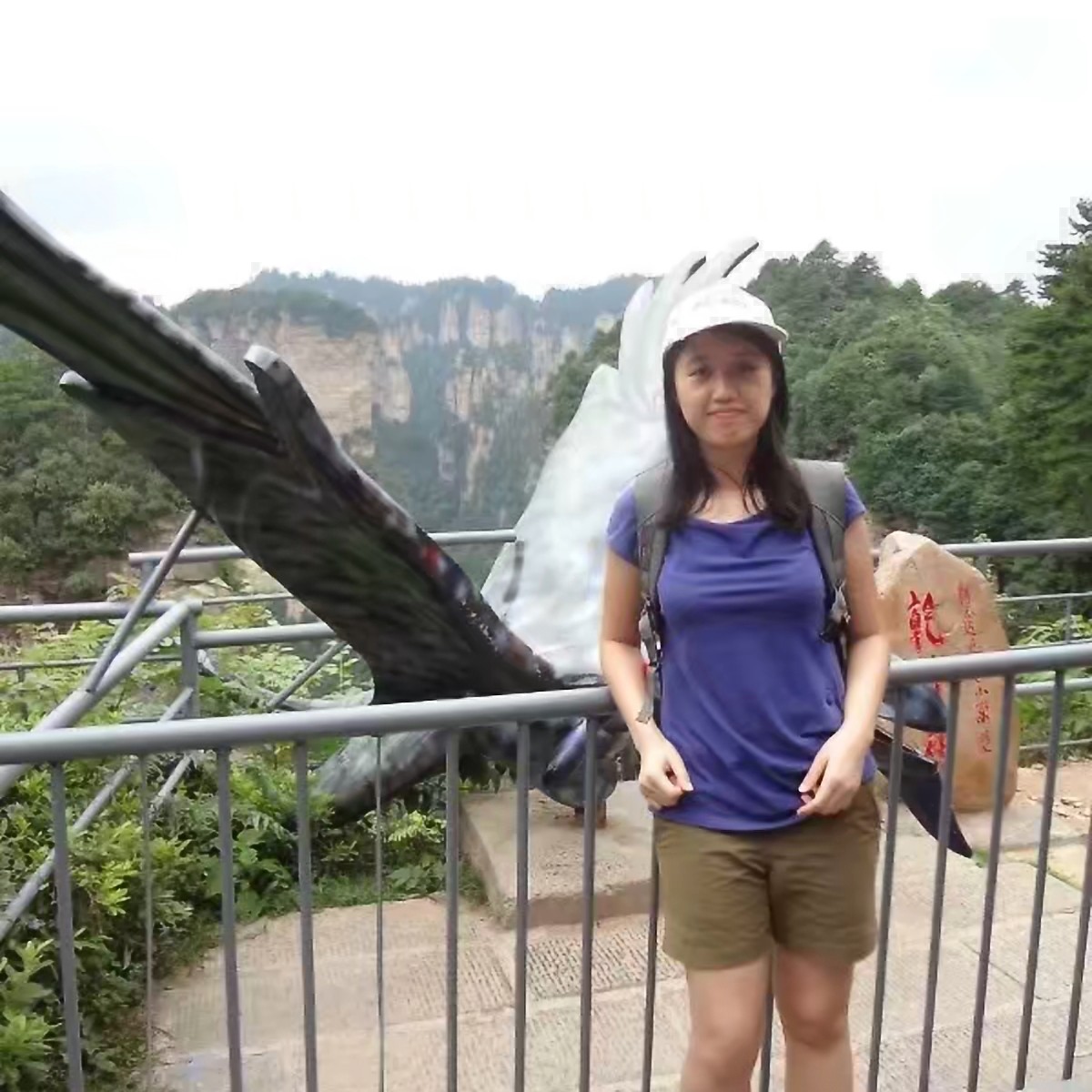 浅蓝色天空的照片