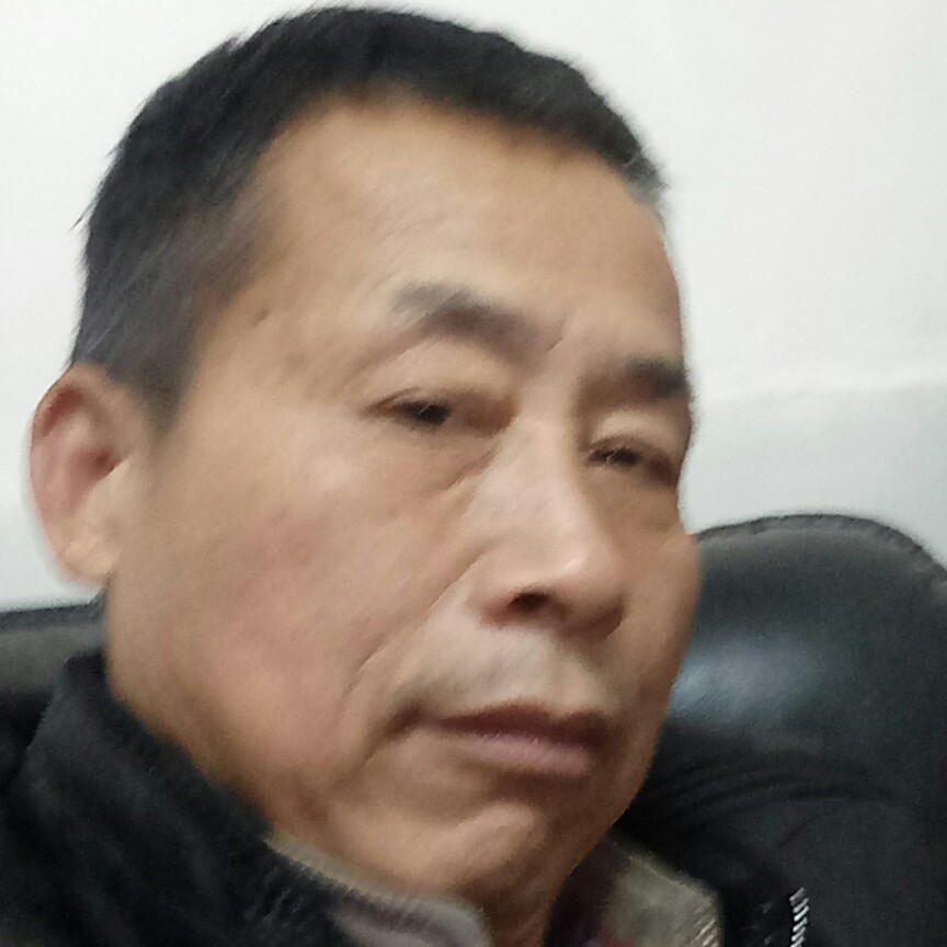 从容凝眸店员的照片