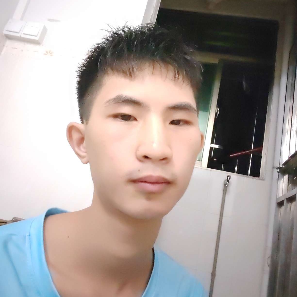 化羽迎虚幻的照片