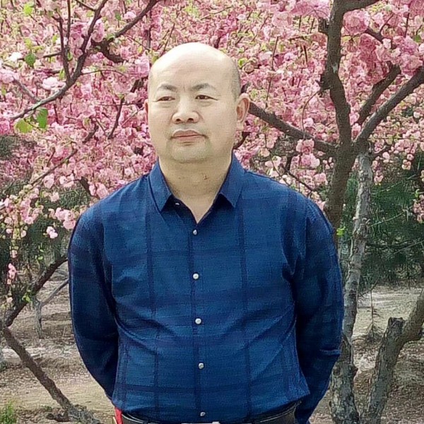 浅陌拿感性的照片
