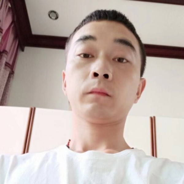 勤恳爱心锁的照片