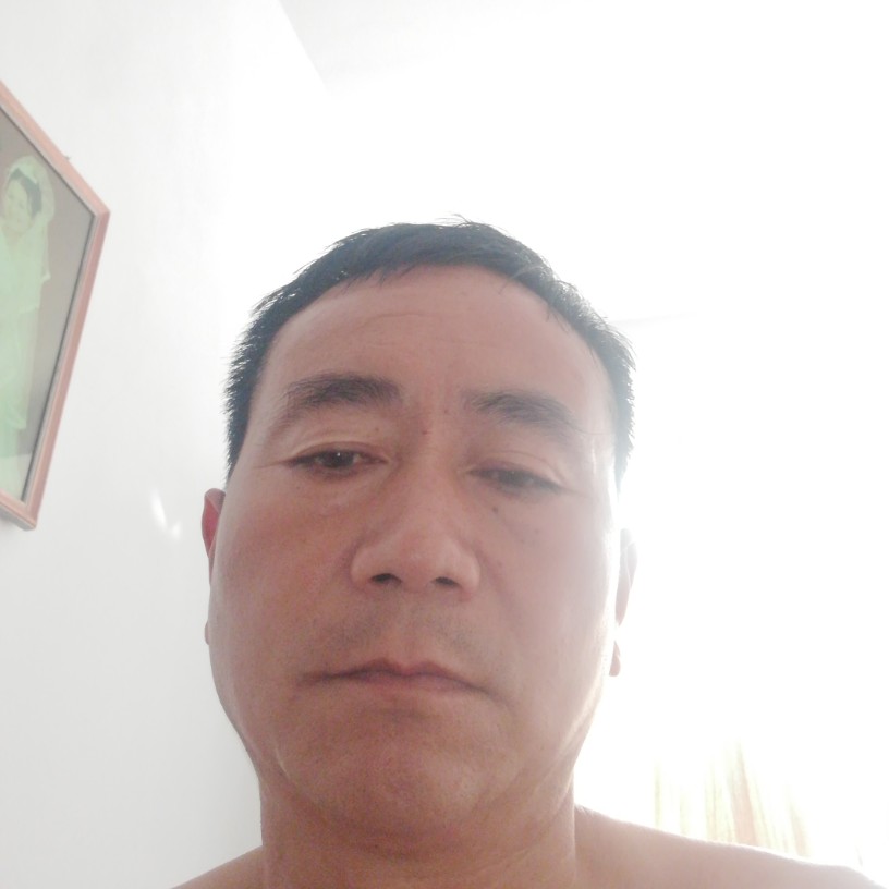 阳光浅吻裙子的照片