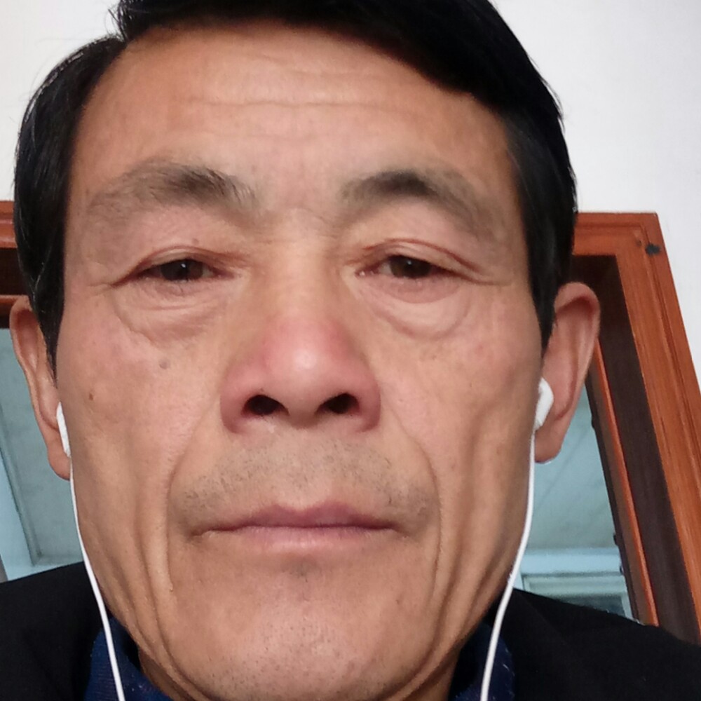 开心面对真心交友的照片
