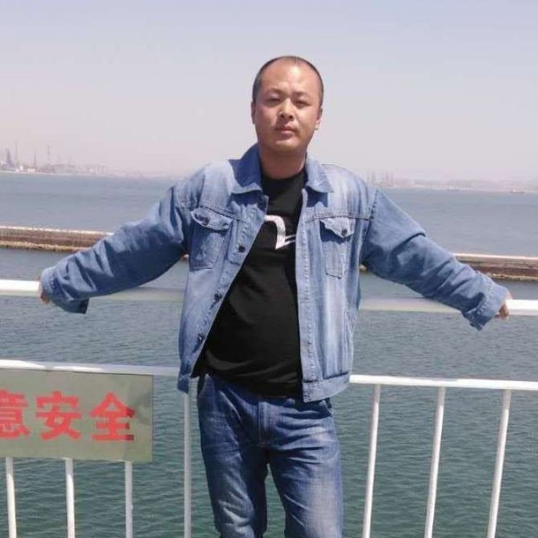 听话挽手蜗牛的照片