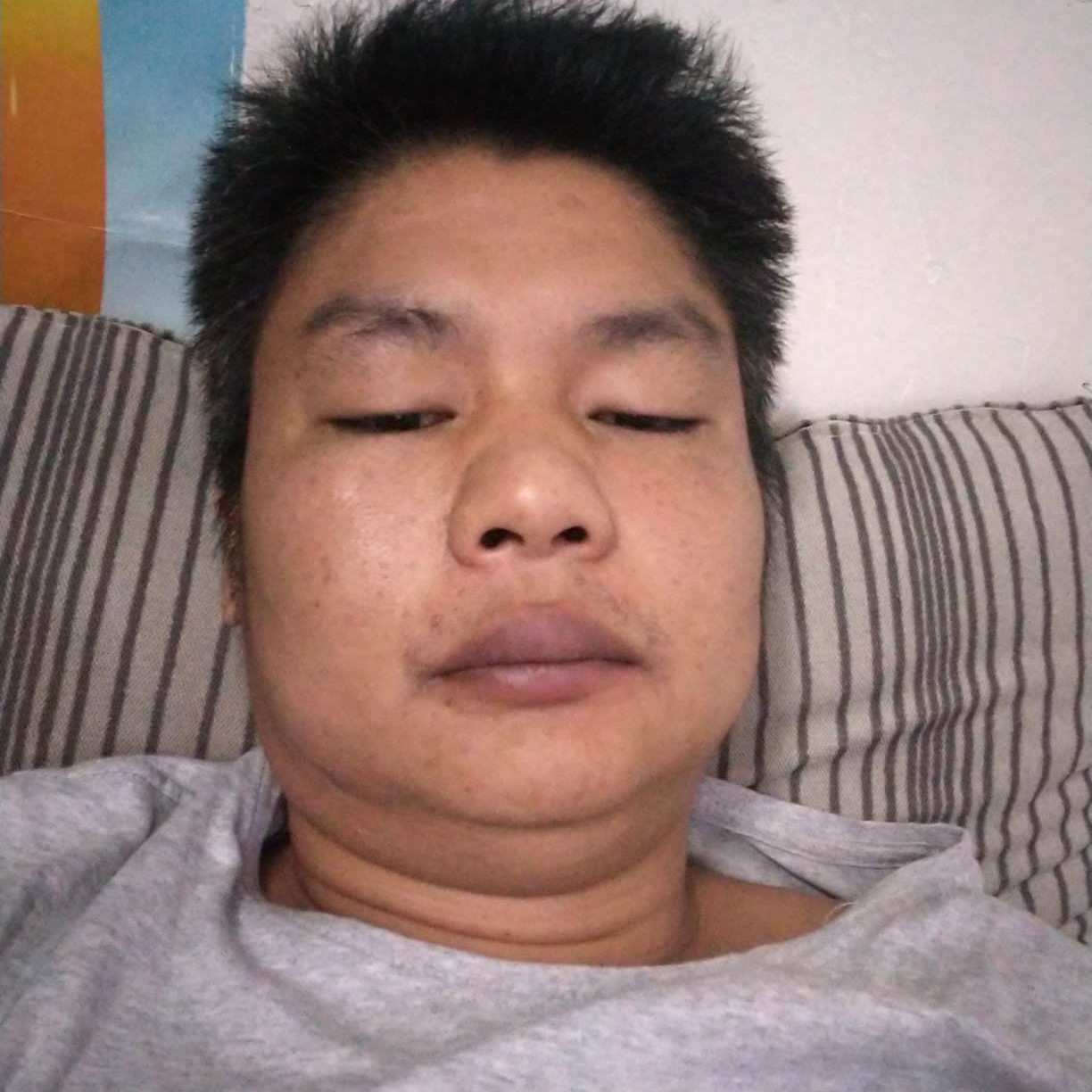 美丽向枕头的照片