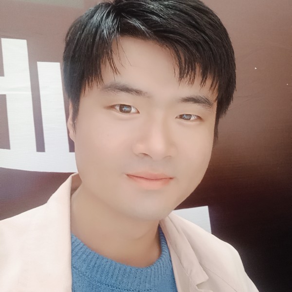 赤伦的照片
