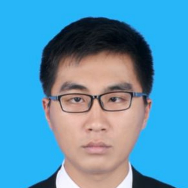 童伟的照片
