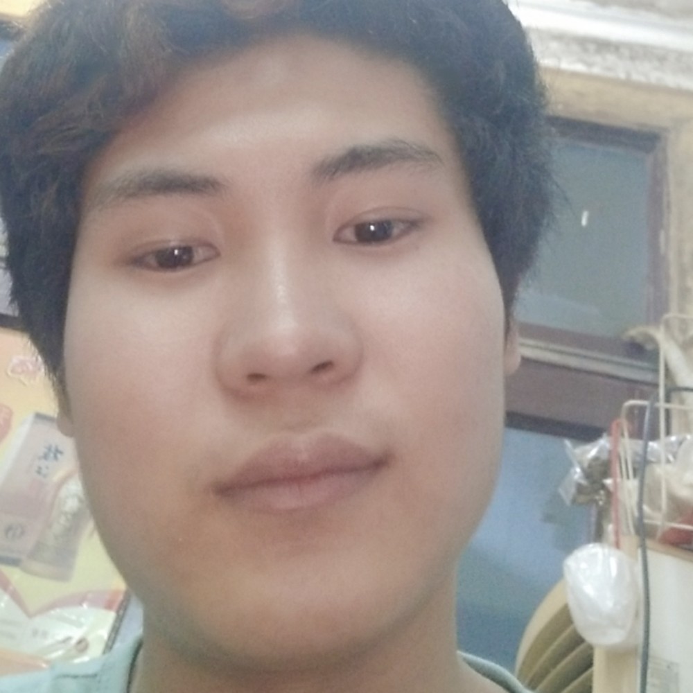 青栀的土豪的照片