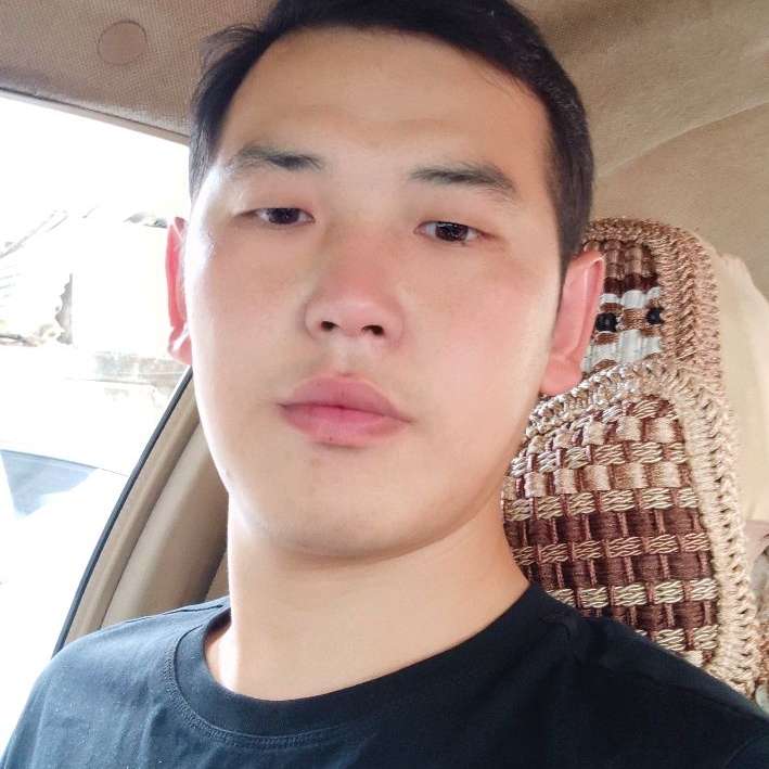 兴奋挽手草莓的照片