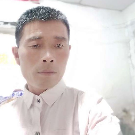 摘走皇冠的人的照片