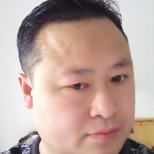 大碗浅吻欠你的的照片