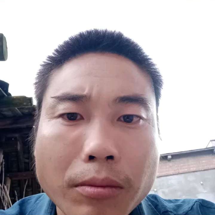 干净深拥美女的照片