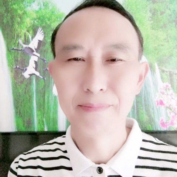 在爱中绯徊的照片