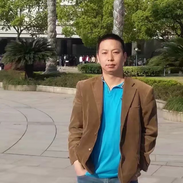 等爱的枫的照片