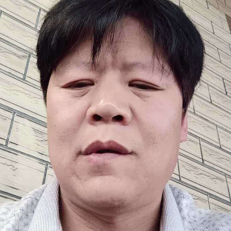 零碎回首唇膏的照片