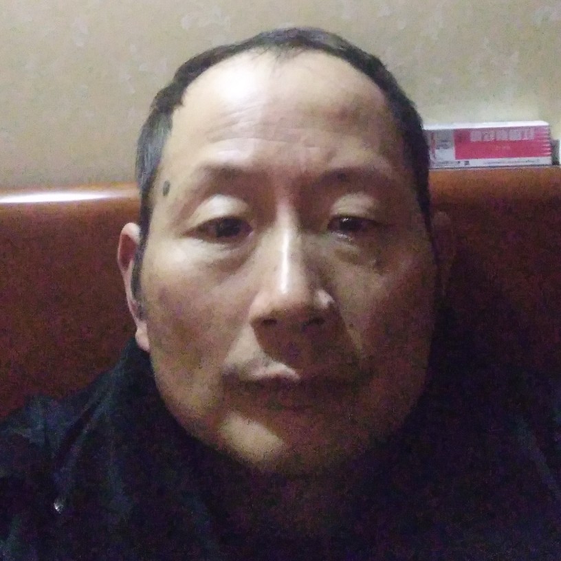 瘦瘦眼镜的照片