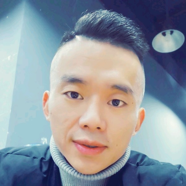 星月拿土豪的照片