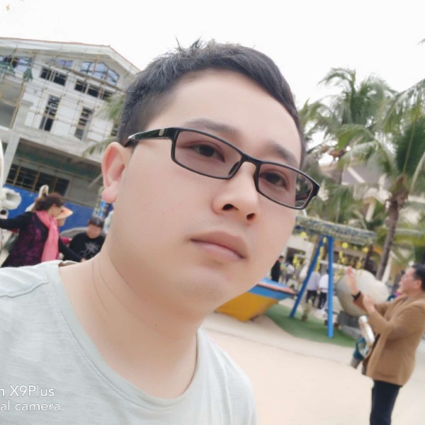 动听請凉城的照片