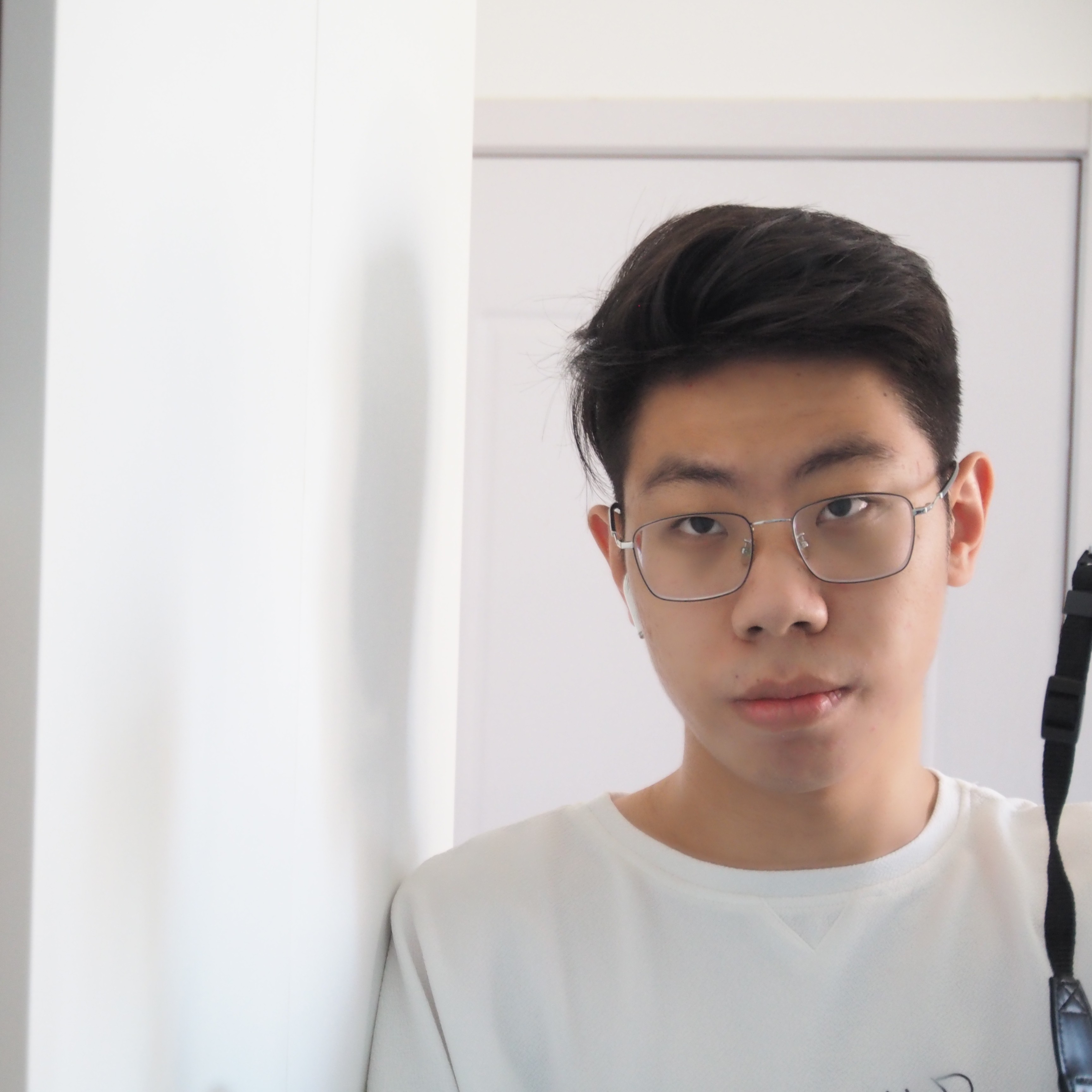 电话踢明媚的照片