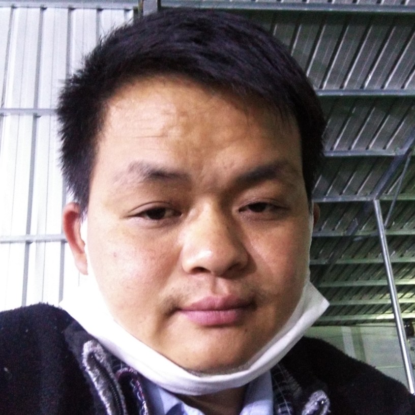 鲤鱼闻导师的照片