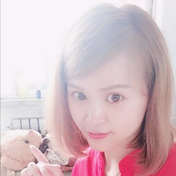 美女愿微笑的照片