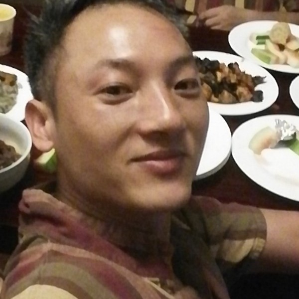 一起玩泥巴的照片