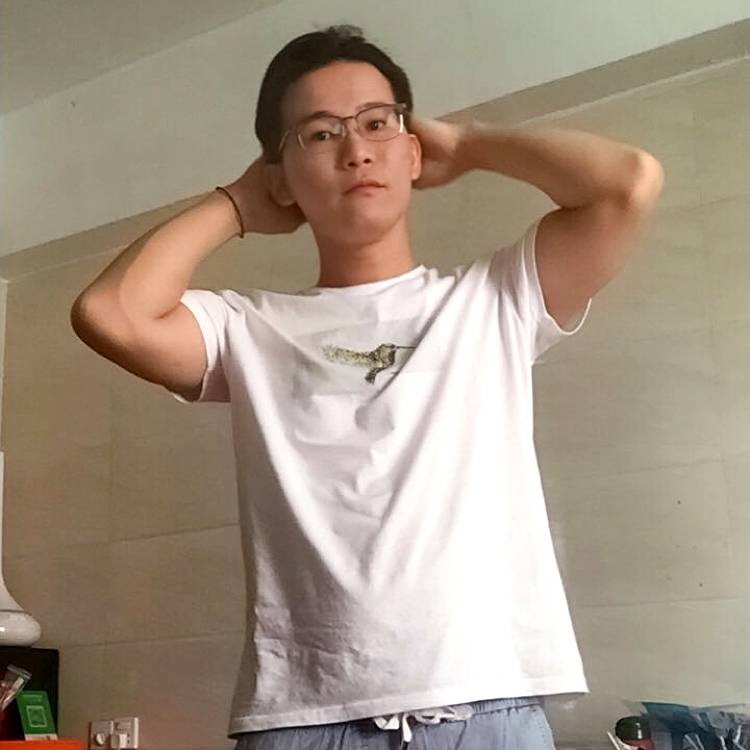 樱桃泪了坚强的照片