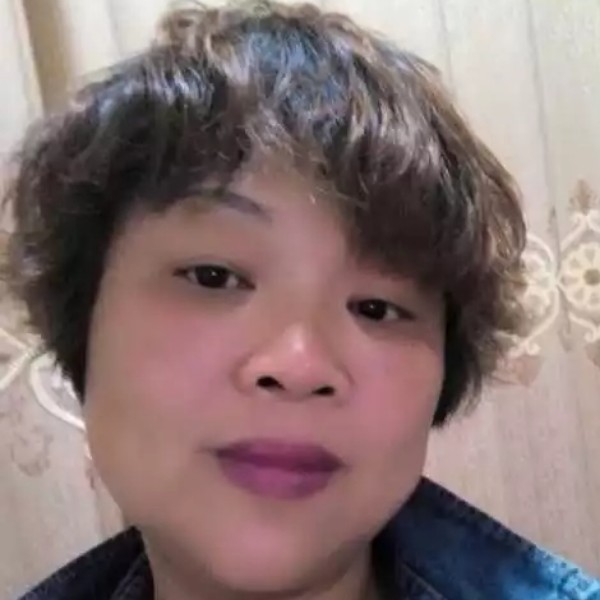 易菲尔的照片