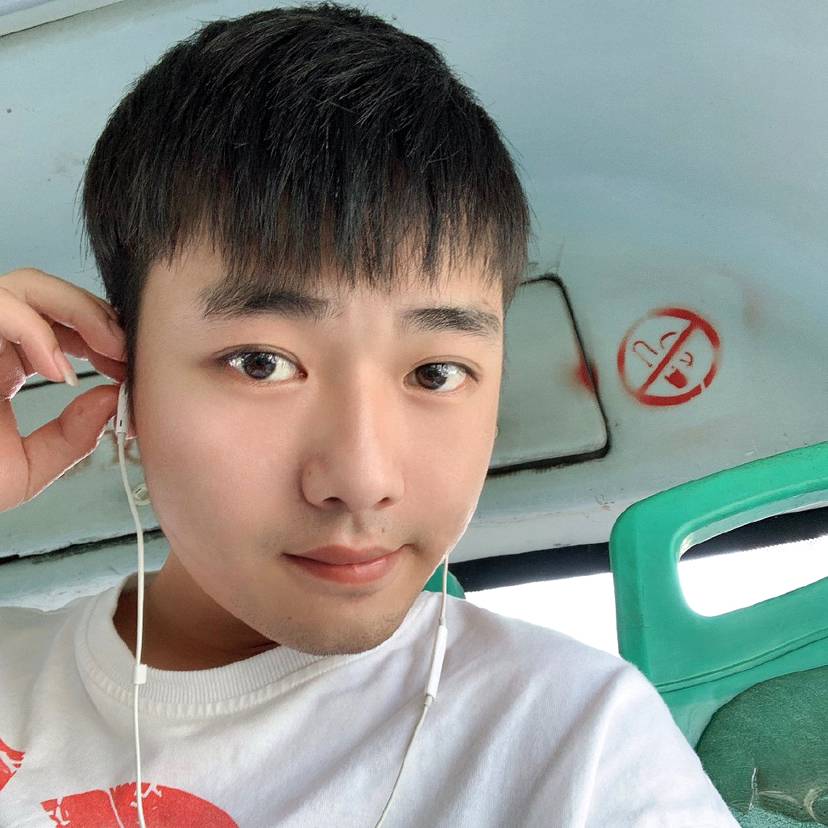 彭鶴的照片