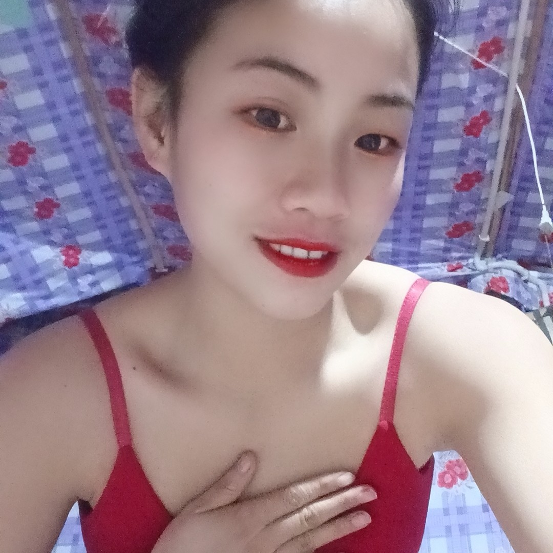 没人理的妞的照片