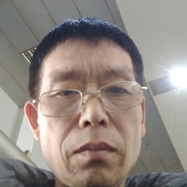 灼热母鸡的照片