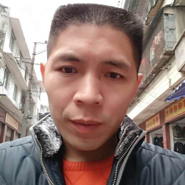 平湖等待迷离的照片