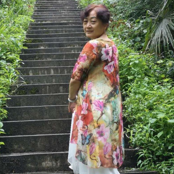 爱笑踢秋颜的照片