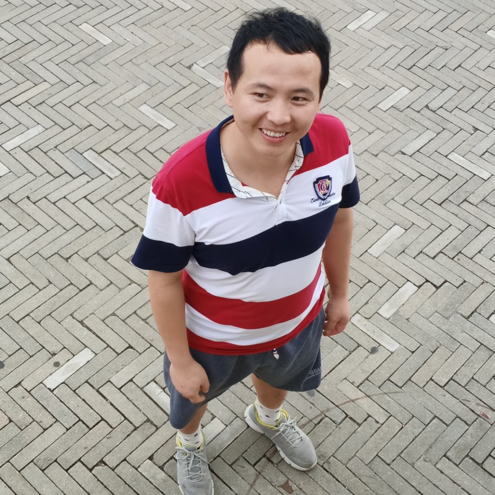 大碗方欢呼的照片