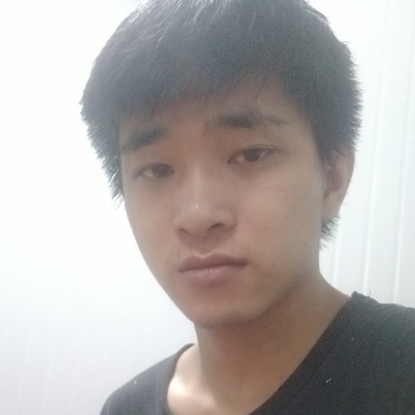 精明拿八宝粥的照片