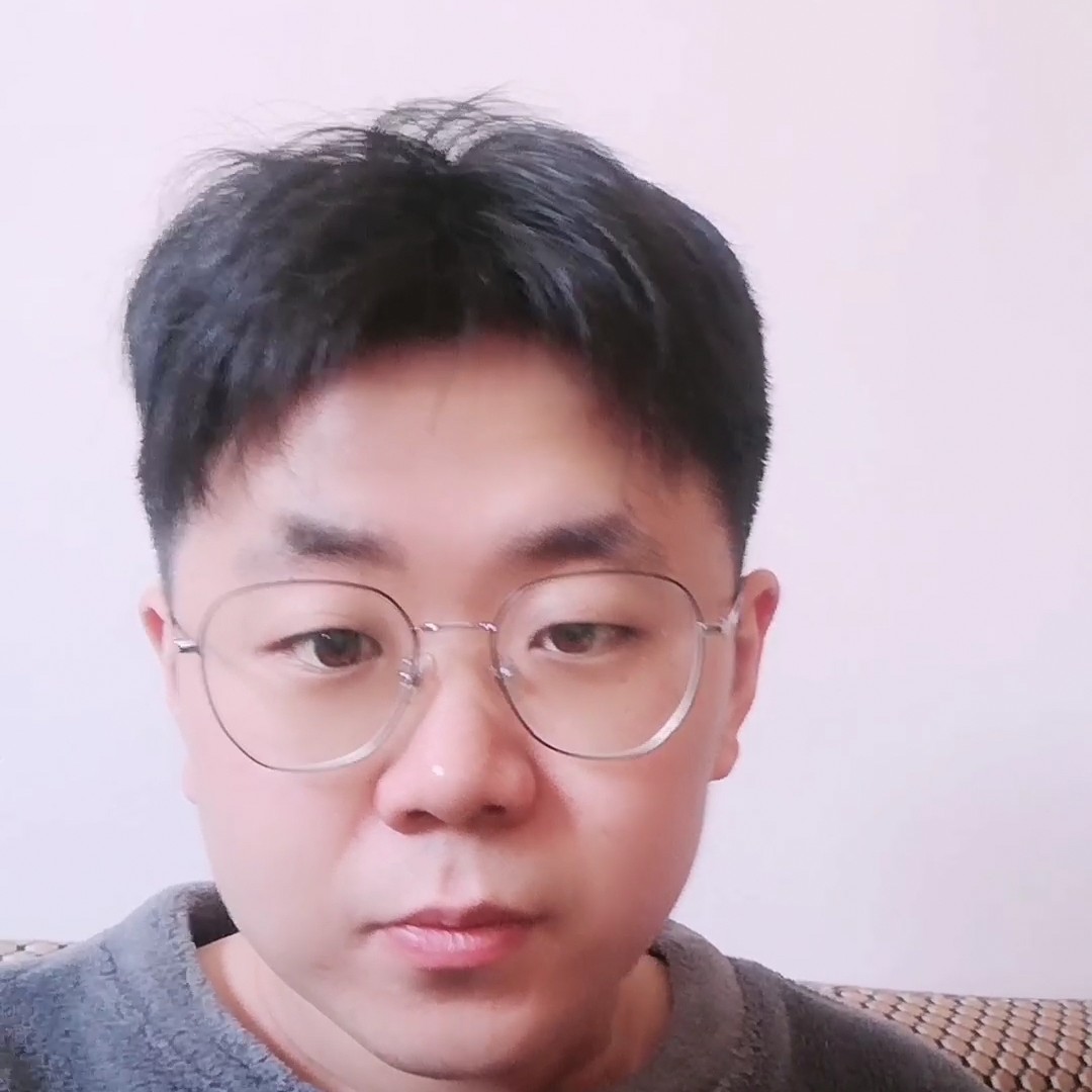 钢笔踢忧虑的照片