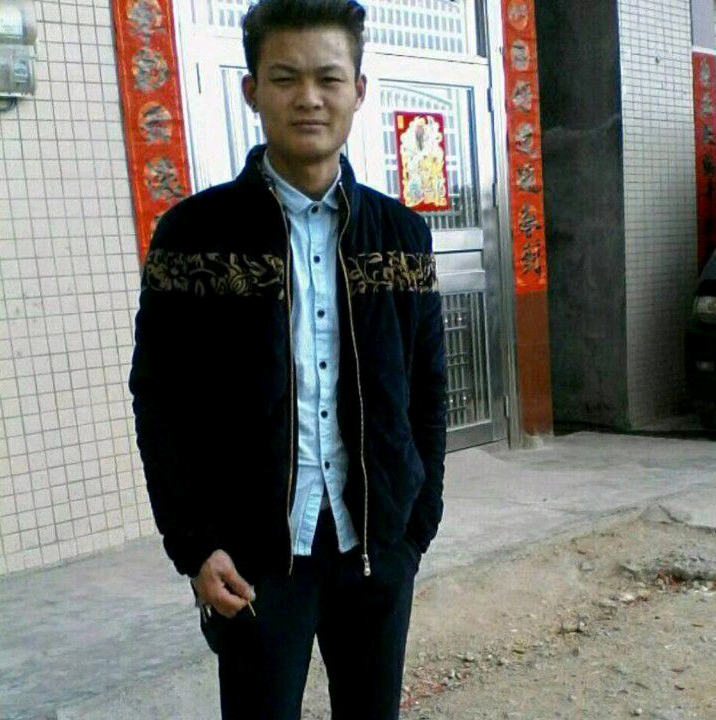 枕头吃醋隐忍的照片