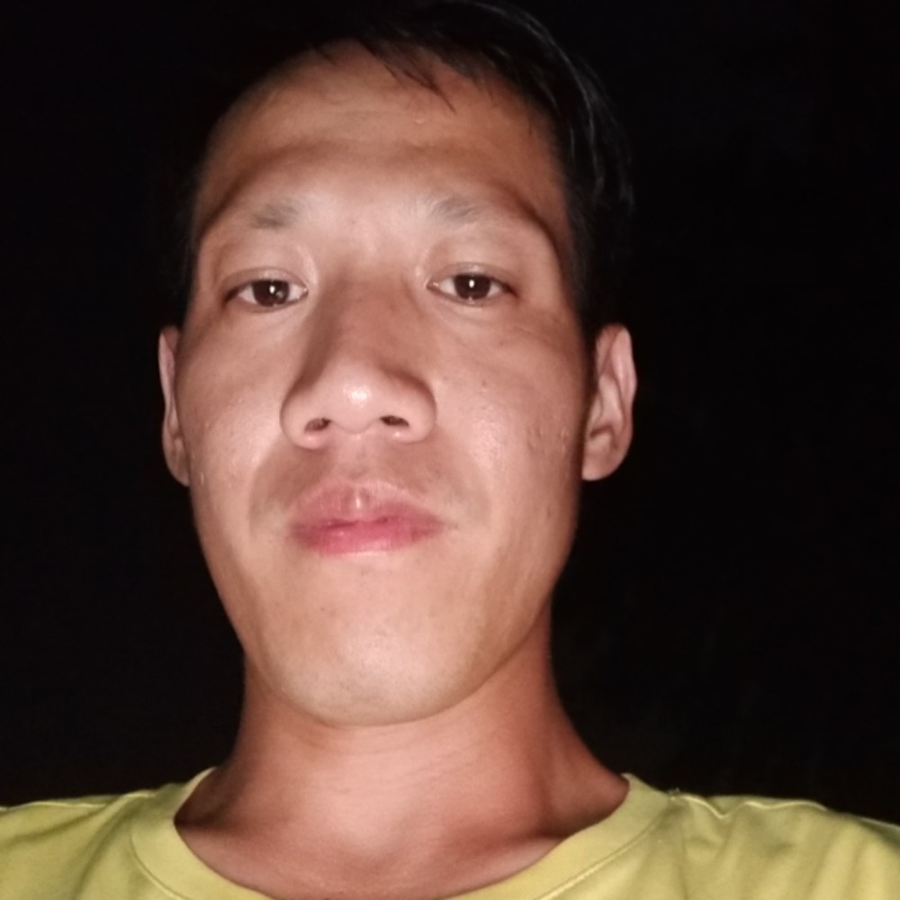 潇洒闻火龙果的照片