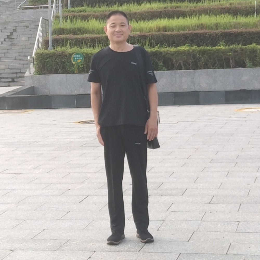 黄豆泪了默默的照片
