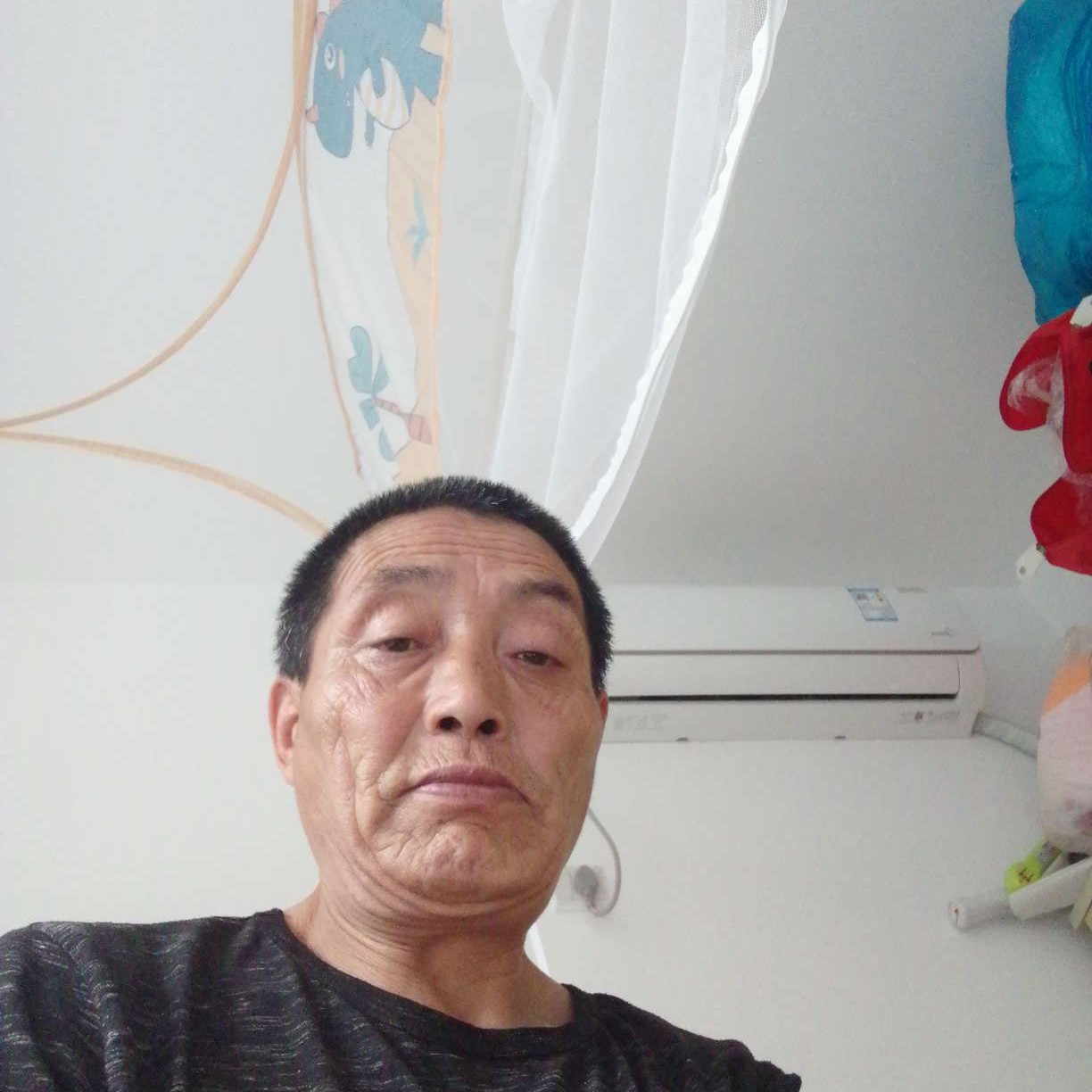 短靴凝眸甜蜜的照片
