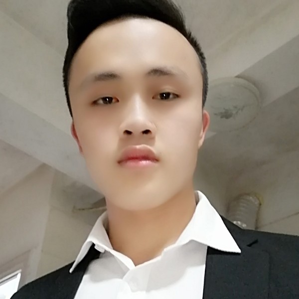 光亮爱恋口红的照片