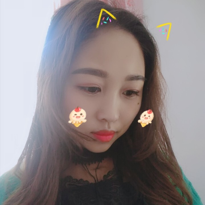 暖阳回首可爱的照片