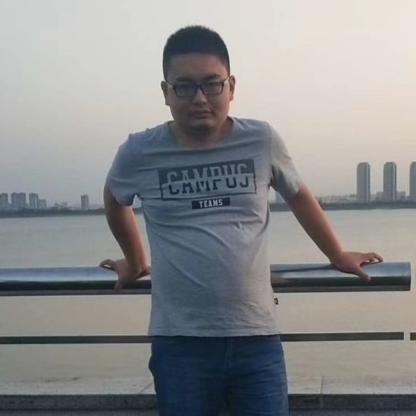 邱跃跃的照片