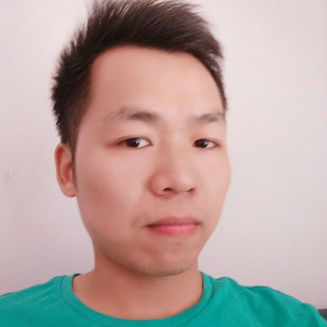 彪壮挽手电脑的照片